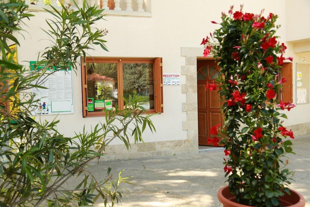 Camping Le Rebau Montblanc Εξωτερικό φωτογραφία